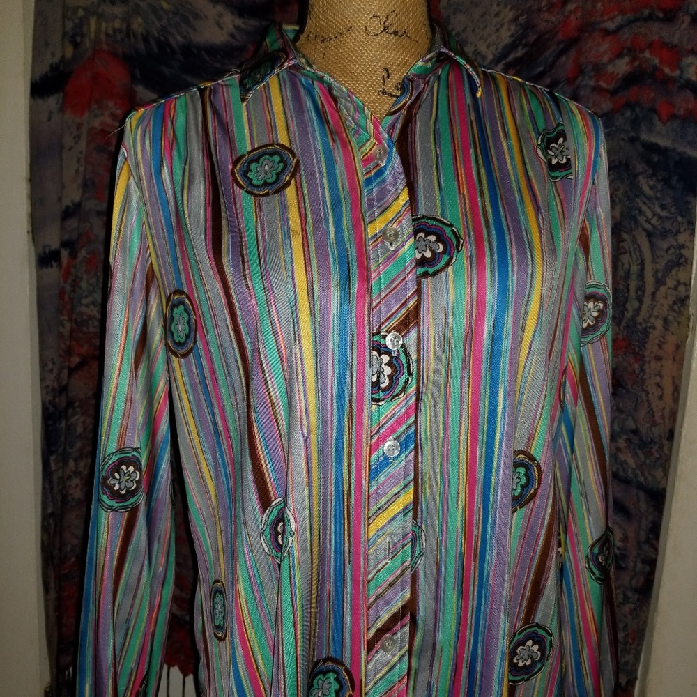 Vintage button down long sleeved shirt
